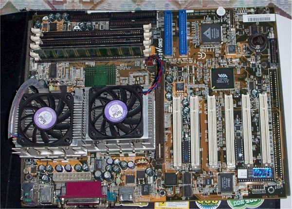 exemple Carte mere pieces electronique