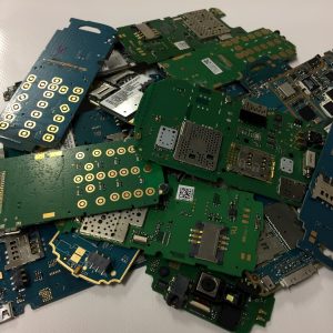 carte-telephone-GSM-doree