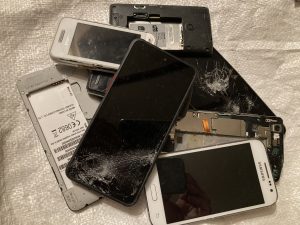 Téléphones GSM tactiles sans batteries.