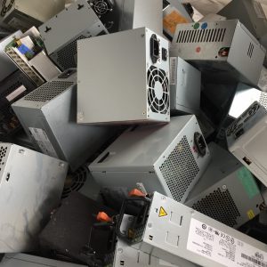 Boîtier d'alimentation métalique sans chevelure