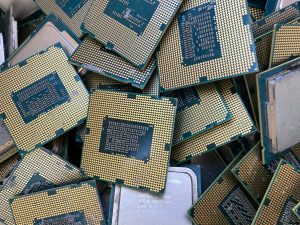 Processeur INTEL plastique avec plaque métal